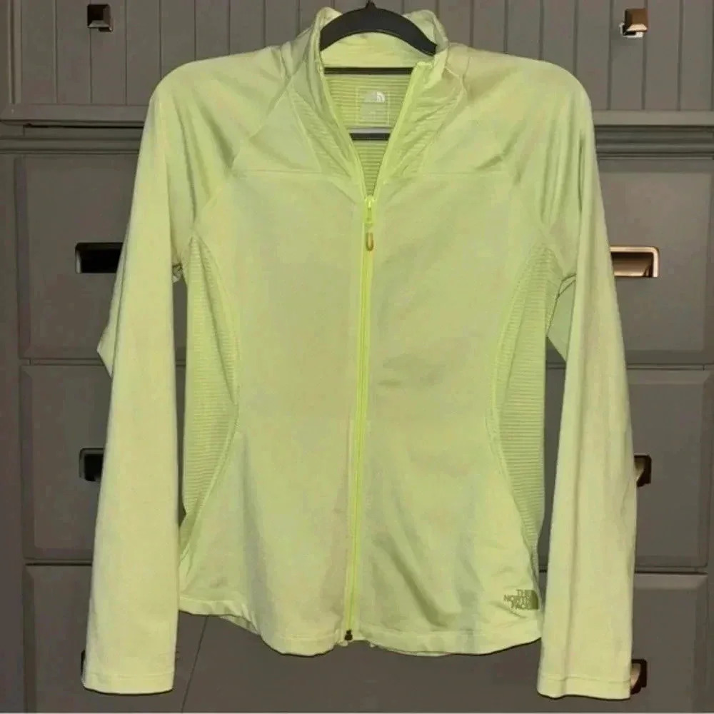 The North Face Women’s Bright Pastel Green Long Sleeve Workout Zip Up